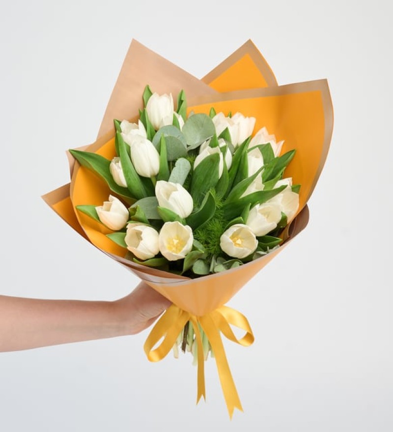Bukette 20'li Beyaz Lale Aranjmanı